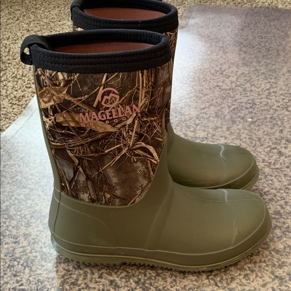 Magellan Outdoors Camouflage Waterproof Boots - Picture 6 of 8